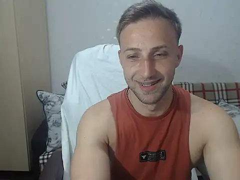 Snapshot of BlondEagleMuscle chatting on 06.21.26 BlondEagleMuscle online show from 06.21.26