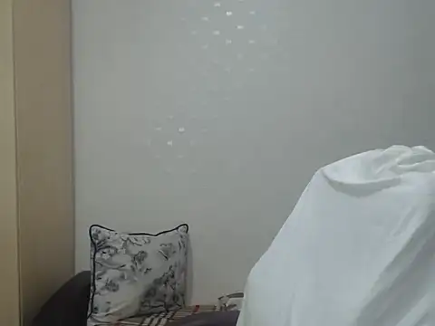 Snapshot of BlondEagleMuscle chatting on 06.28.26 BlondEagleMuscle online show from 06.28.26