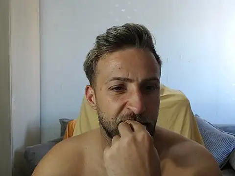 Snapshot of BlondEagleMuscle chatting on 07.31.26 BlondEagleMuscle online show from 07.31.26