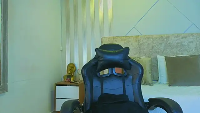 j belle  online show from 04.02.26