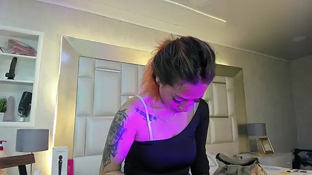 ZoeTaylorl online show from 06.02.26