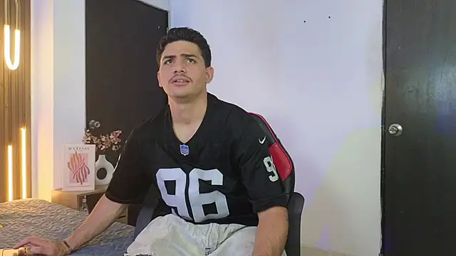 MrAdonis  online show from 03.12.26