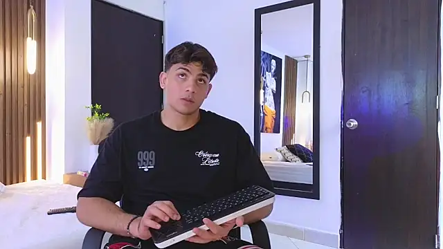 MrAdonis  online show from 04.10.26