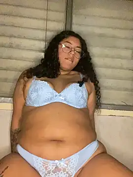 Snapshot of Chullsita chatting on 06.19.26 Chullsita online show from 06.19.26