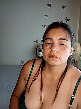 Snapshot of BettyBoo_w chatting on 05.02.26 BettyBoo w online show from 05.02.26