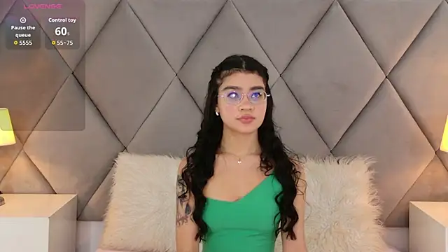 OliviaDiaz online show from 04.21.26