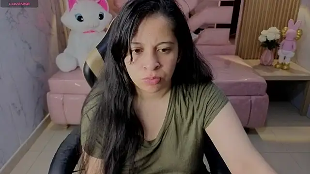 Snapshot of sara_tellez_s chatting on 06.28.26 sara tellez s online show from 06.28.26