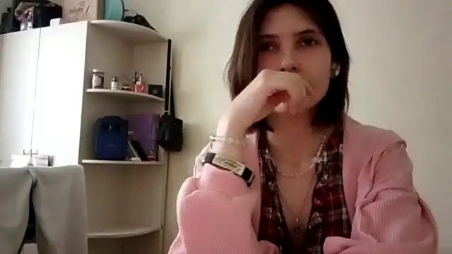 Snapshot of FluffyKisses chatting on 03.09.26 FluffyKisses online show from 03.09.26