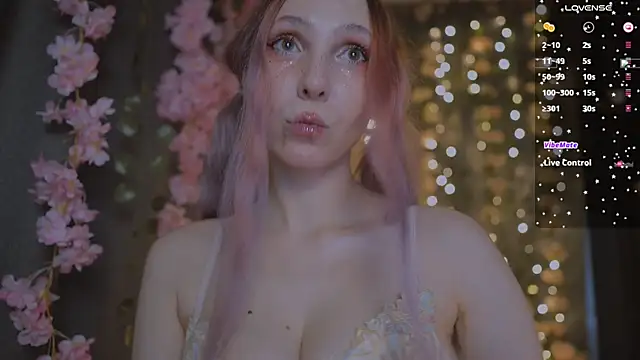 Snapshot of x__sexykitten666__x chatting on 07.11.26 x sexykitten666 x online show from 07.11.26