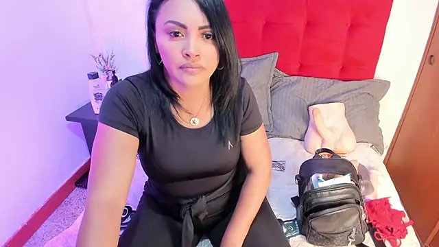 Snapshot of EstrellaSmmith chatting on 06.16.26 EstrellaSmmith online show from 06.16.26
