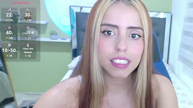 Snapshot of ariah_cute chatting on 06.26.26 ariah cute online show from 06.26.26