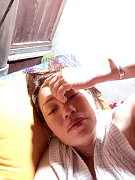 Yellow-pink online show from 04.19.26