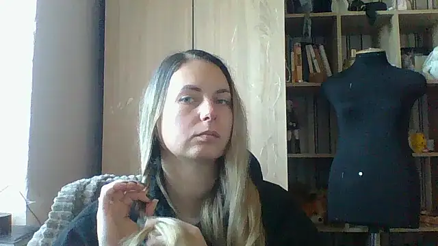 Snapshot of Mollie365 chatting on 03.09.26 Mollie365 online show from 03.09.26