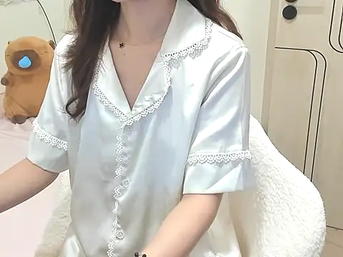 Camiilia online show from 06.11.26