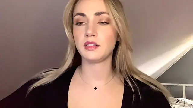 ScarlettSensitive online show from 05.04.26