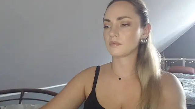 Snapshot of ScarlettSensitive chatting on 06.29.26 ScarlettSensitive online show from 06.29.26
