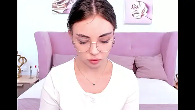 Snapshot of MyEvelin chatting on 06.01.26 MyEvelin online show from 06.01.26