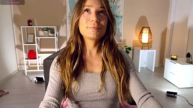Snapshot of TSGisele chatting on 05.19.26 TSGisele online show from 05.19.26