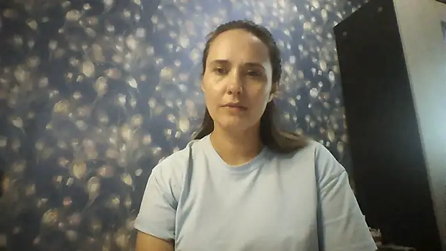 Snapshot of Alisa07qw chatting on 06.18.26 Alisa07qw online show from 06.18.26