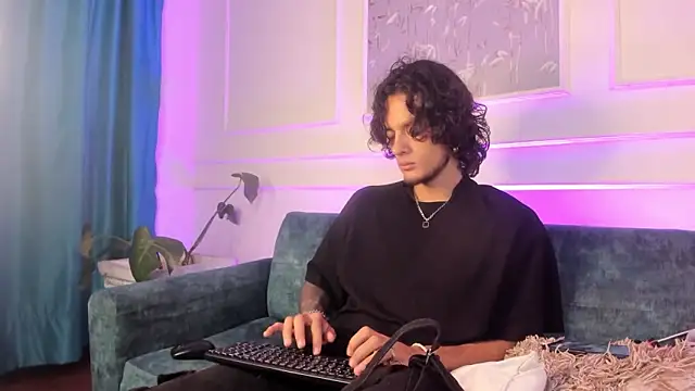 Skinny Mac online show from 04.14.26