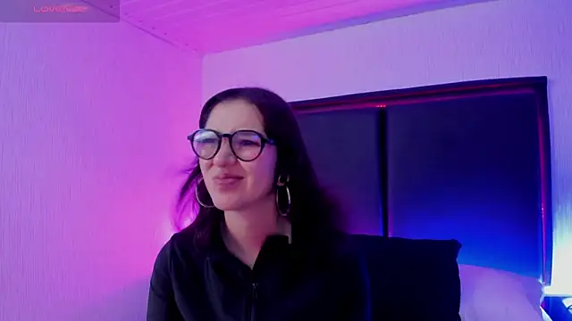 Snapshot of LilithBluum chatting on 05.08.26 LilithBluum online show from 05.08.26