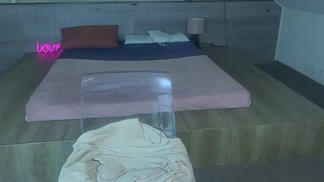 Snapshot of IceBlueBabe chatting on 06.10.26 IceBlueBabe online show from 06.10.26