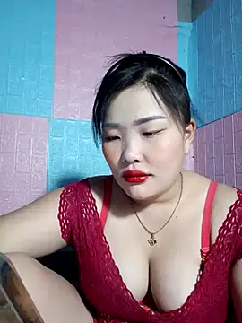 Snapshot of Irene-01 chatting on 05.17.26 Irene-01 online show from 05.17.26