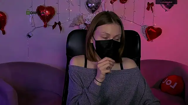 lola moans online show from 03.10.26