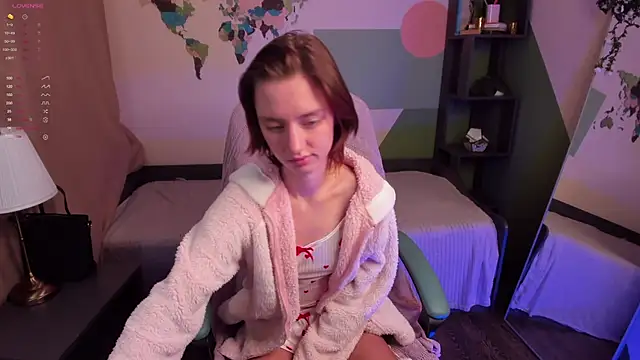 Pretty Victoria online show from 03.14.26