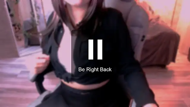 Snapshot of DaisyBloomm chatting on 03.13.26 DaisyBloomm online show from 03.13.26