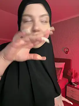 RedheadQueen  online show from 04.30.26
