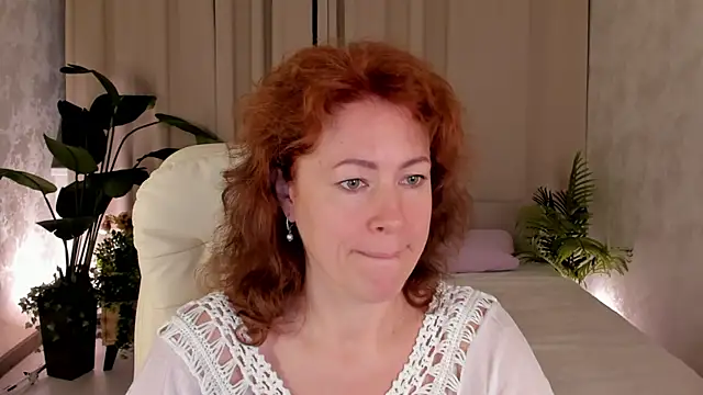 Snapshot of LeticiaRomano chatting on 06.04.26 LeticiaRomano online show from 06.04.26