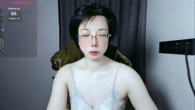 Snapshot of lin_lin_520_520 chatting on 05.18.26 lin lin 520 520 online show from 05.18.26