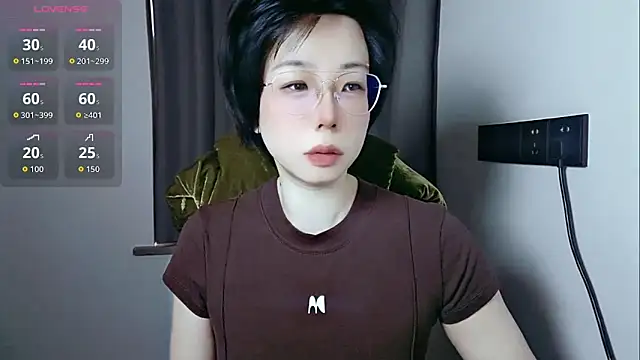 Snapshot of lin_lin_520_520 chatting on 05.19.26 lin lin 520 520 online show from 05.19.26