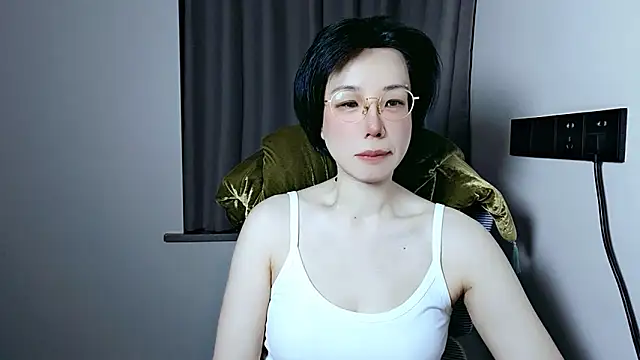 Snapshot of lin_lin_520_520 chatting on 05.21.26 lin lin 520 520 online show from 05.21.26