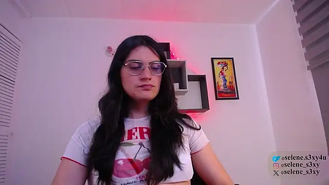 Snapshot of selene_cutie chatting on 03.15.26 selene cutie online show from 03.15.26