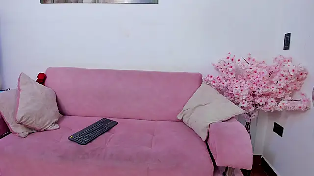 Snapshot of Tamar4_f00x chatting on 05.29.26 Tamar4 f00x online show from 05.29.26