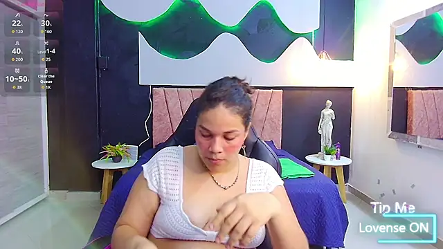 scarlettt  joness online show from 04.11.26