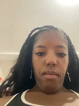 Snapshot of Brenda_hot27 chatting on 05.18.26 Brenda hot27 online show from 05.18.26