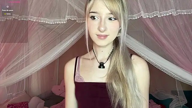 Snapshot of OnlyEva1 chatting on 06.05.26 OnlyEva1 online show from 06.05.26
