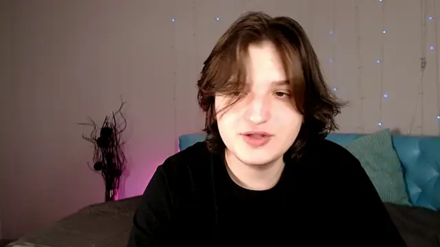 Snapshot of delalex chatting on 03.24.26 delalex online show from 03.24.26