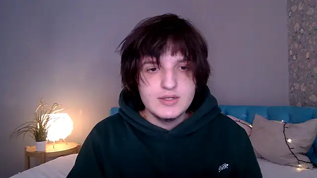 Snapshot of delalex chatting on 04.17.26 delalex online show from 04.17.26