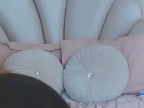 Snapshot of AnnieDesire chatting on 05.22.26 AnnieDesire online show from 05.22.26