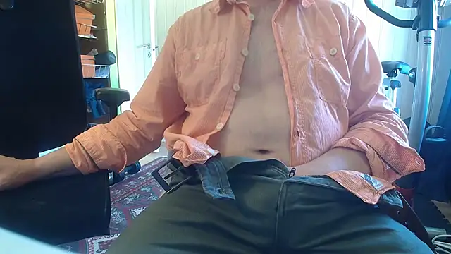 Snapshot of Buggemann chatting on 06.15.26 Buggemann online show from 06.15.26