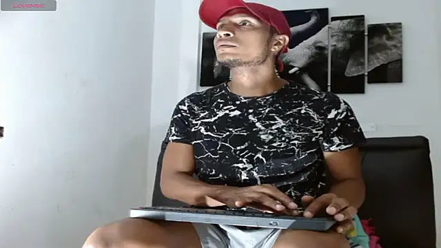 Snapshot of chrisramosv chatting on 03.13.26 chrisramosv online show from 03.13.26