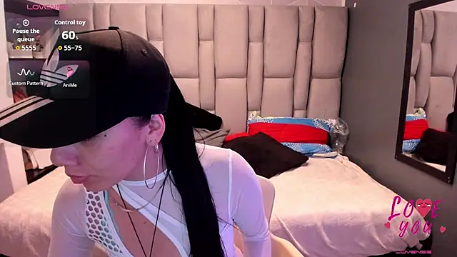 Snapshot of Abril_Fox__ chatting on 06.07.26 Abril Fox online show from 06.07.26