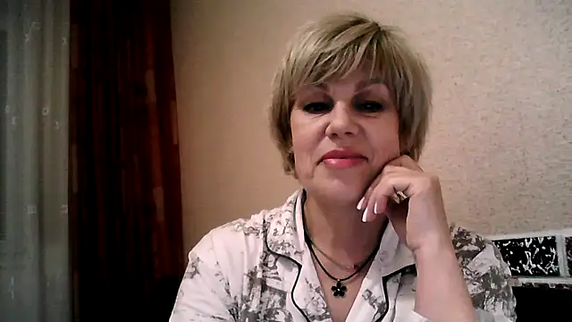 Snapshot of TatkaYang chatting on 05.27.26 TatkaYang online show from 05.27.26