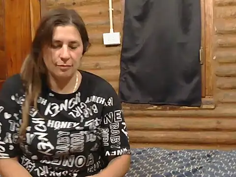 Snapshot of Esmeralda-sex chatting on 03.15.26 Esmeralda-sex online show from 03.15.26