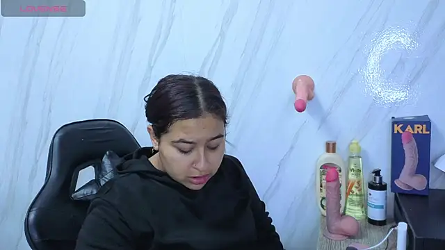 Lunafemme tf online show from 04.24.26