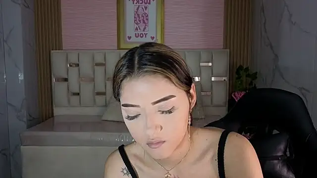 Snapshot of veronicaa_s chatting on 05.28.26 veronicaa s online show from 05.28.26